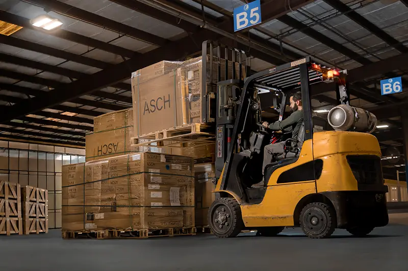Warehouse & Distribution-Center Move